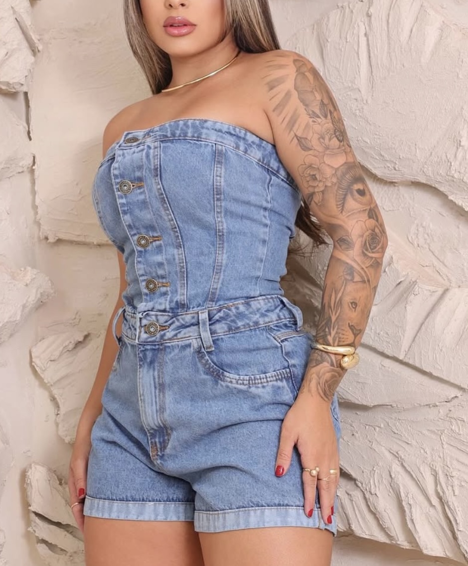 Macacão jeans curto